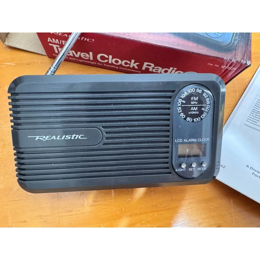 Vintage Realistic Portable AM/FM Travel Radio LCD Alarm Clock Model 12-1571 New